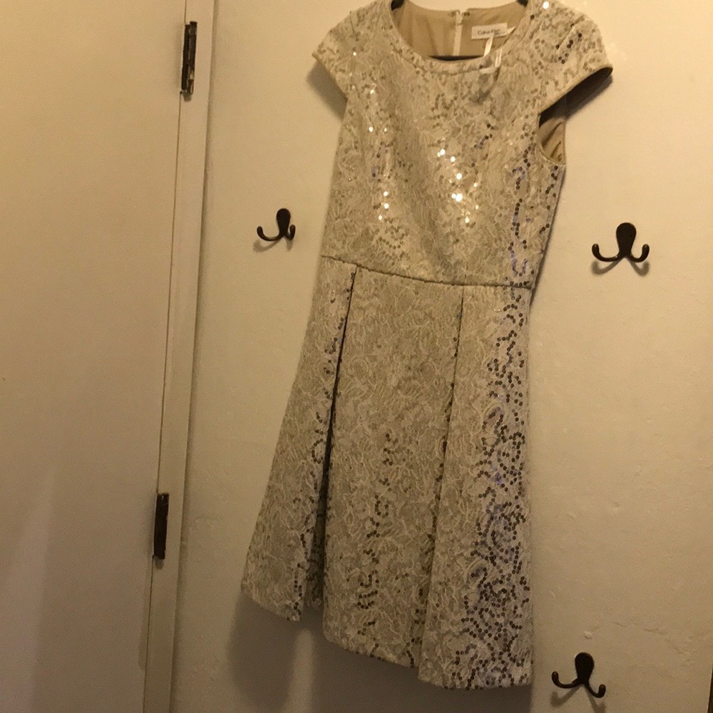 Dress - Picture 2 of 2